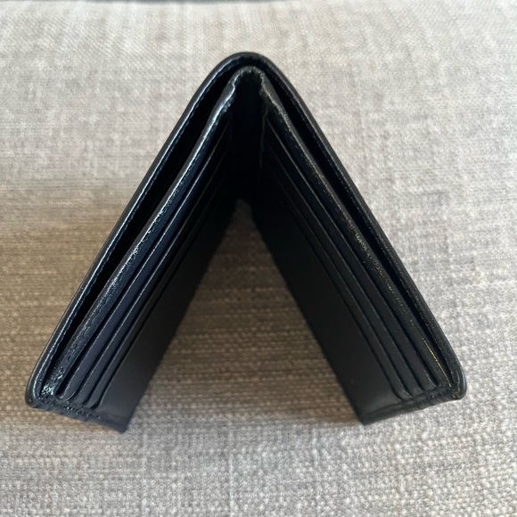 Gucci - Bifold GG Supreme Bifold Wallet - Picture 5 of 13